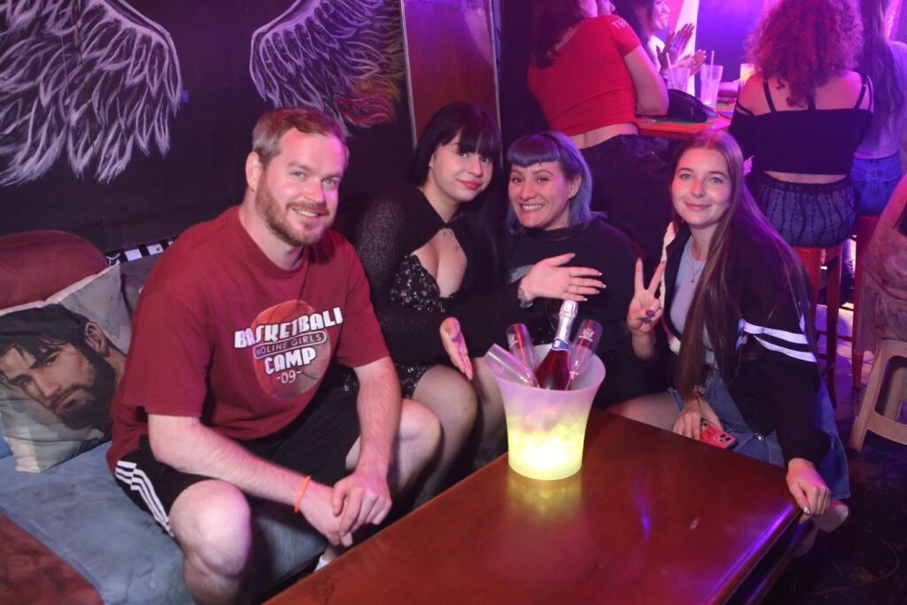 Seoul Scavenger Hunt & Pub