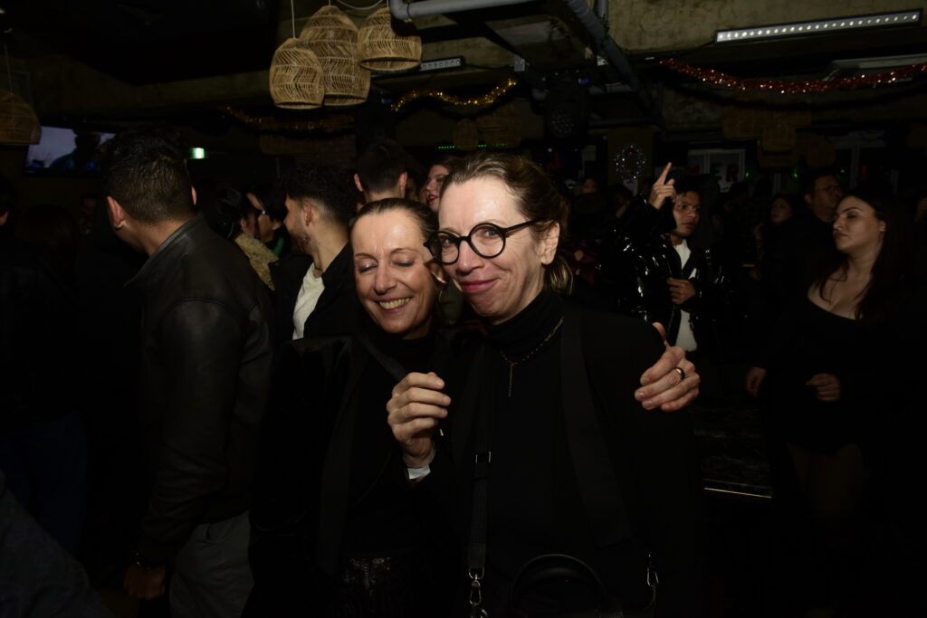 Friends celebrating together during a Seoul nightlife experience